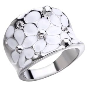 NWT Wide Ring White Flower Design 925 Silver Plated